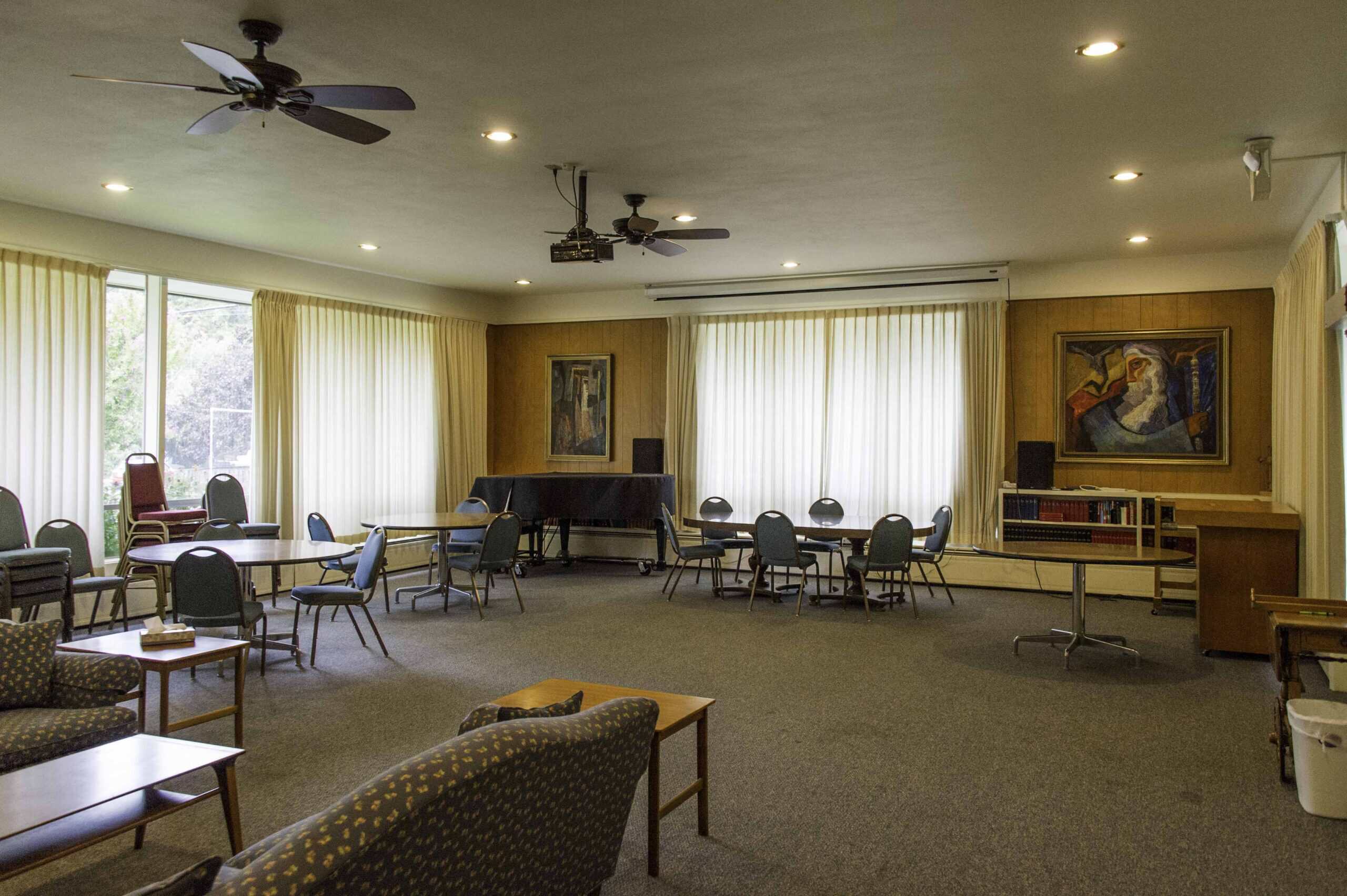 Meeting room with chairs and tables at The Episcopal Church of the Good Samaritan.